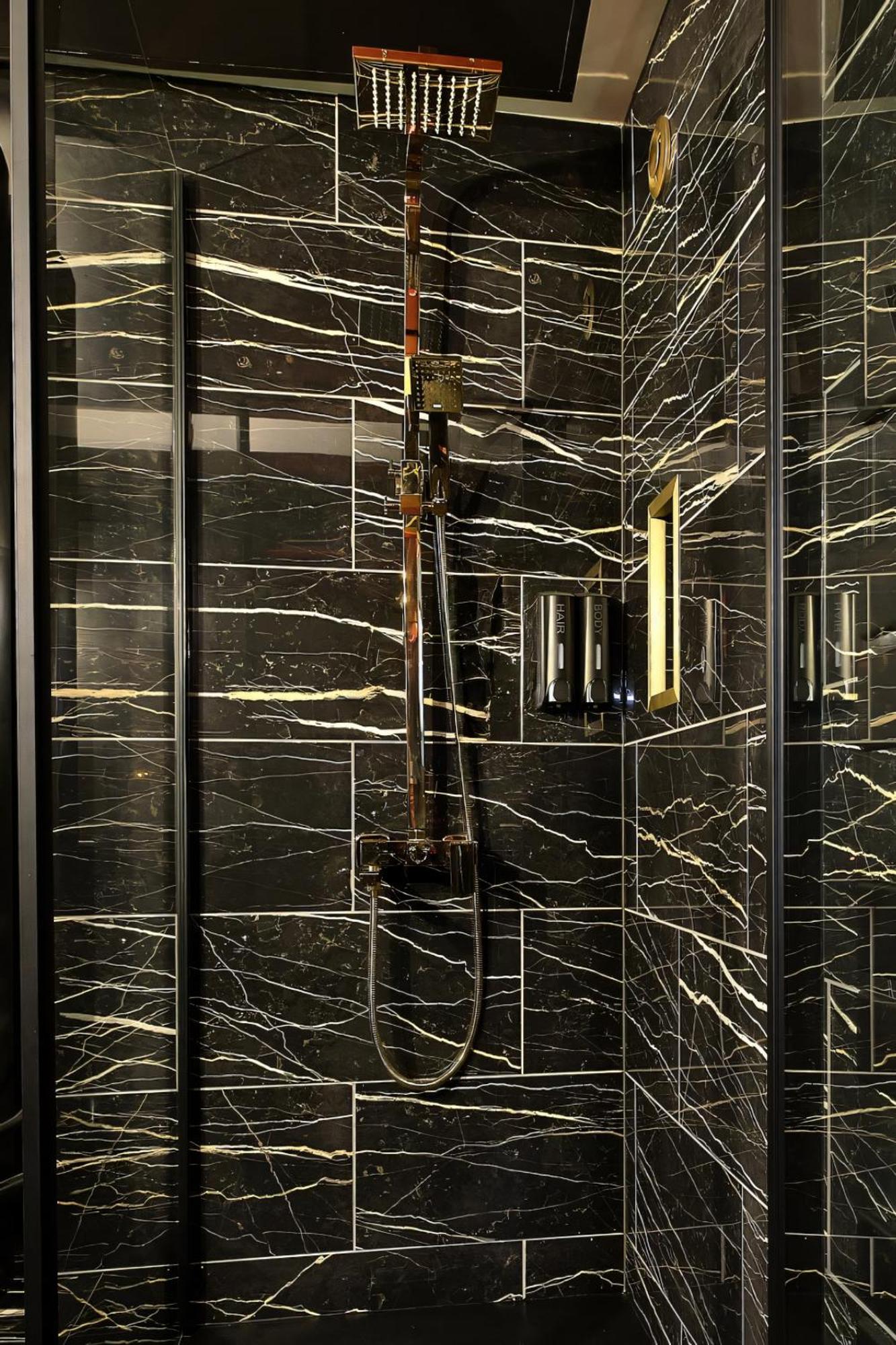 La Golden - De Luxe Avec Jacuzzi Apartment